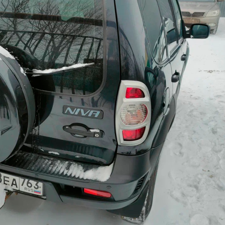 Накладки задних фонарей для Chevrolet Niv@ нового образца "Бертони" (квадратные) купить недорого с доставкой в Пятигорск